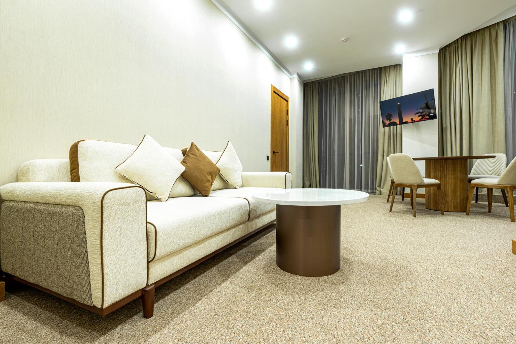 Mardan Hotel Schymkent Exterior foto